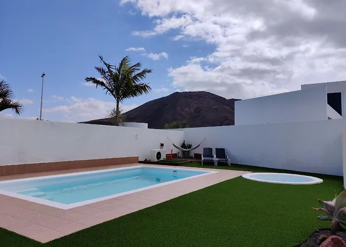 Lanzarote Deluxe & Pool بلايا بلانكا