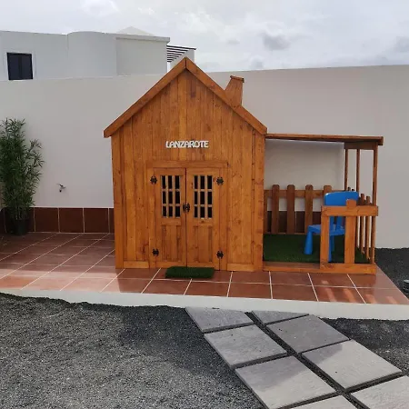 Вилла Lanzarote Deluxe & Pool