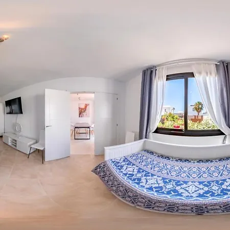 Lanzarote Deluxe & Pool Коста Бланка