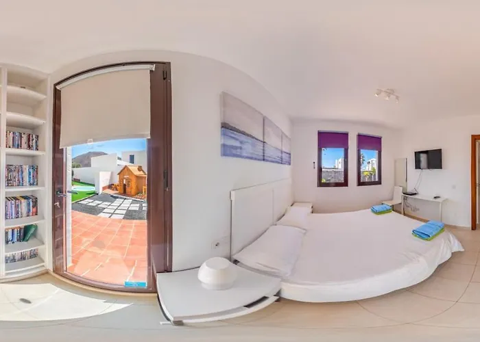 Lanzarote Deluxe & Pool