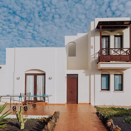 Lanzarote Deluxe & Pool