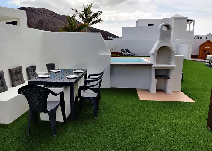 Lanzarote Deluxe & Pool Villa