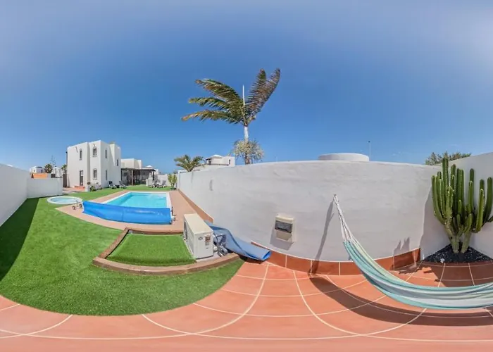 Lanzarote Deluxe & Pool * 普拉亚布兰卡